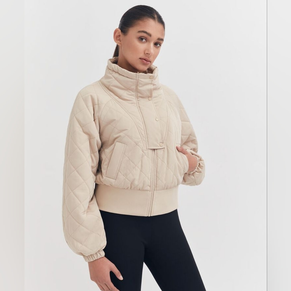 Cuyana Balloon Sleeve Light Puffer in Sand